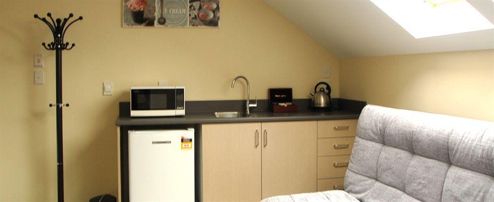 123 Motel Christchurch Extérieur photo